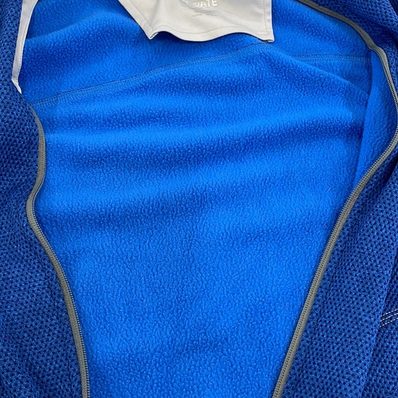 Elevate Light Jacket - Picture 8 of 14